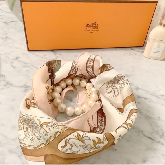 Hermes Gavroche 45 cm Scarf Pink/Brown/Gold/White Tone - Picture 1 of 4